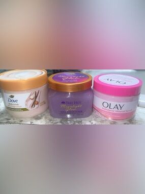Scrub bundle Tree hut, Olay and Dove all new